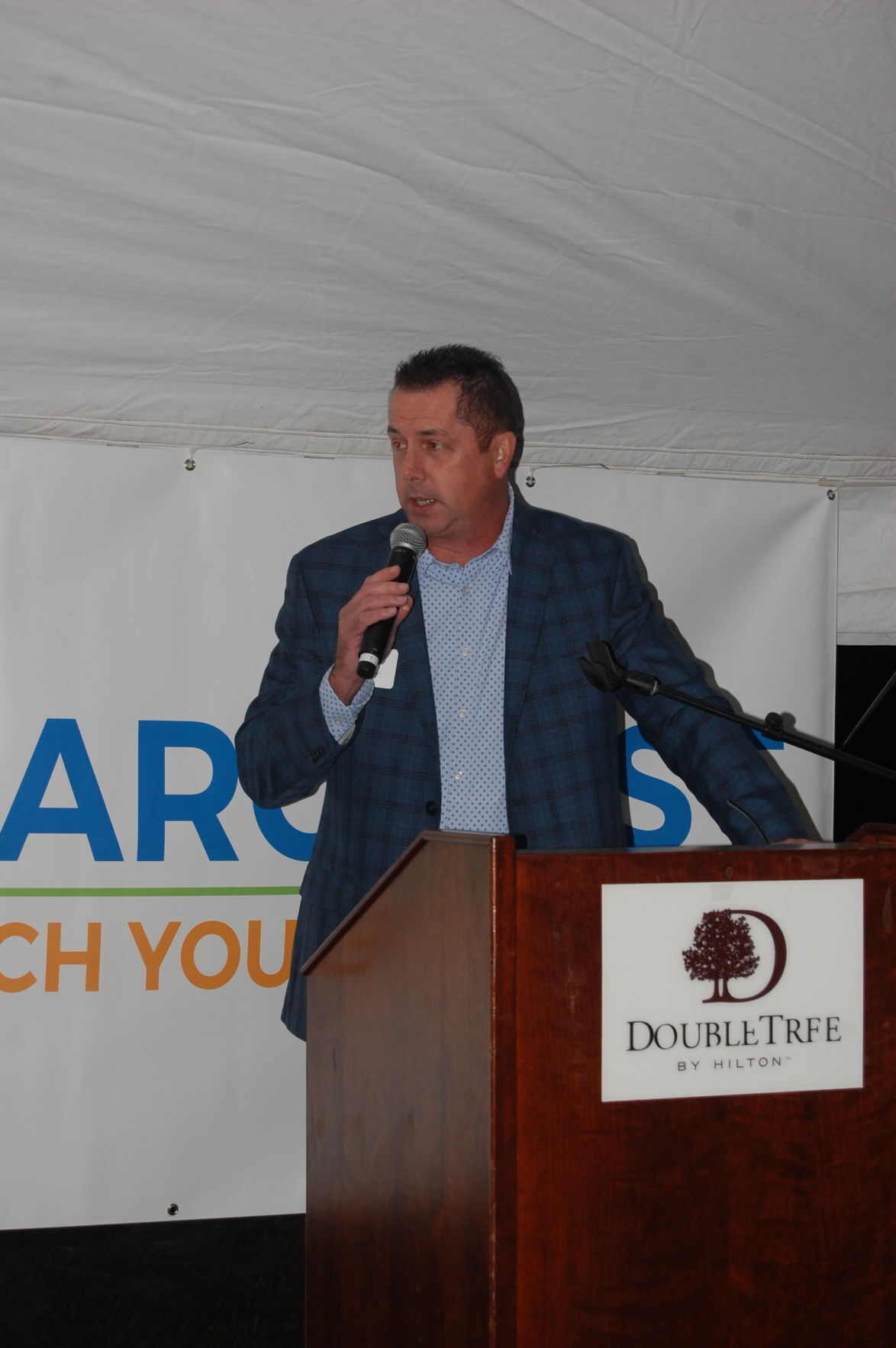 Auctioneer Kevin Birlingmair